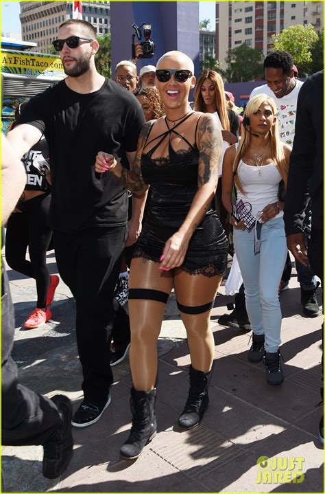 amber rose forgives kanye west for his 30 showers comment watch now photo 3477388 amber