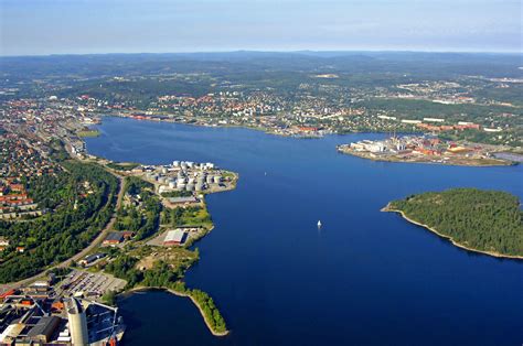 It has a population of 58,807 as of 2020; Sundsvall Harbor in Sundsvall, Sweden - harbor Reviews ...