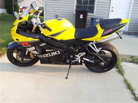 Новичок купил suzuki gsxr 750 как купить хороший мотоцикл?! 04 GSXR-750 Yellow\Black for sale on 2040-motos