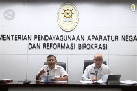 Ada 2 jenis cara pengurusan untuk melanjutkan kepesertaan bpjamsostek. Cara Bekerja Di Kantor Kecam : Rugikan Pekerja Media Aji Kecam Pengesahan Uu Cipta Kerja ...