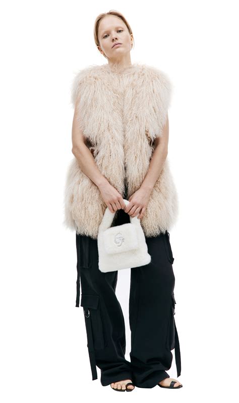 Брендовая женская одежда со скидками купить в интернет магазине Sv77