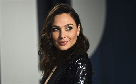 Gal Gadot Wiki Bio Age Net Worth And Other Facts Facts Five