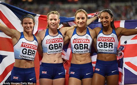 Great Britain Women Claim Silver Medal In 4x400 Relay Daily Mail Online