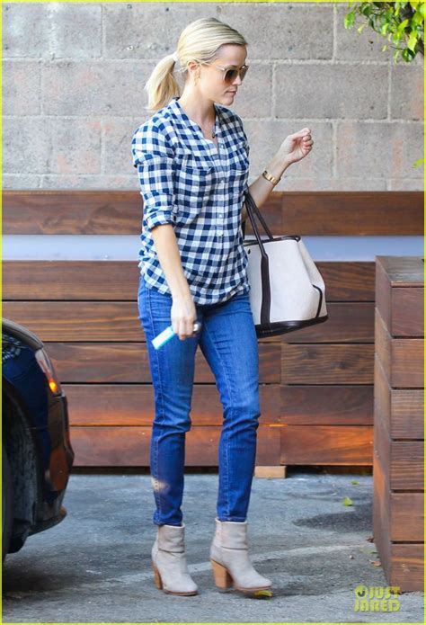 Reese Witherspoon Wardrobe Carly The Prepster Moda Casual Hollywood Moms Reese Witherspoon