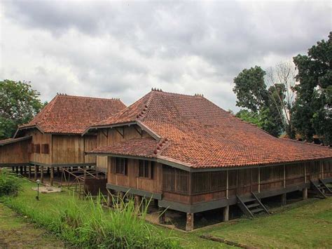 Rumah Limas Rumah Kayu Warisan Budaya Palembang