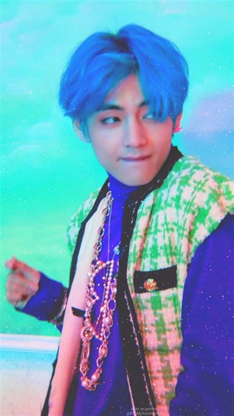 Taetae (friends call me taetae~ because it's easy to say), blank tae (because i always have a blank expression, i'm blank tae). KIM TAEHYUNG 💙