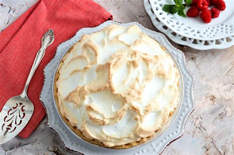 Chocolate Pie With No Weep Meringue Just A Pinch Recipes