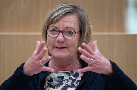 Bitte erfragen sie diese termin direkt bei der zuständigen schule. Corona-Krise in Baden-Württemberg: Finanzministerin ...