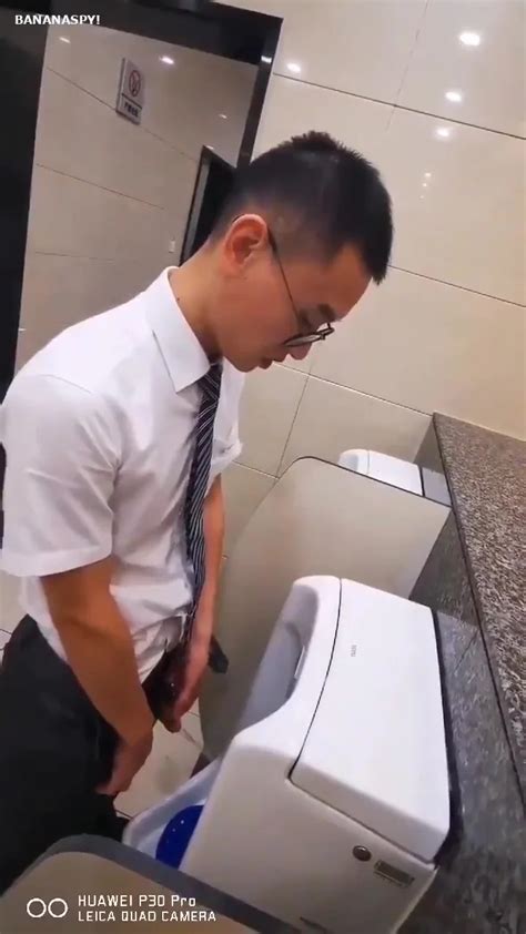 Spying Hot Men At The Urinal Thisvid