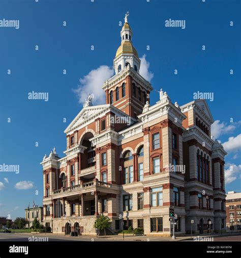 Dubuque Iowa County Courthouse Stock Photo Alamy