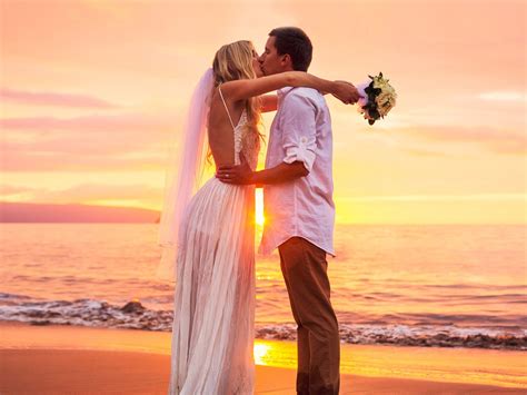 Kiss At Sunset Cute Couple Marriage Newly Married Images The Beach Hd