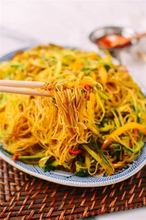 Vegetarian Singapore Noodles The Woks Of Life