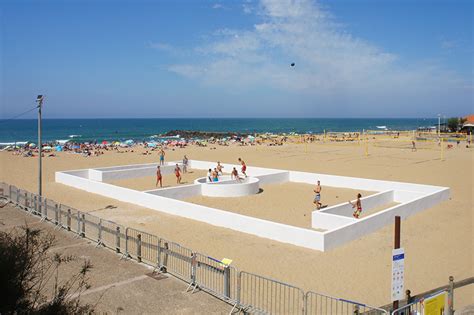 Futebol de praia modalidades receção portugal. Jogar futebol de praia dentro de 4 paredes? Só neste campo!