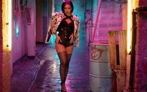 Demi Lovato Faz A Festa No Clipe Sensual De Cool For The Summer Veja