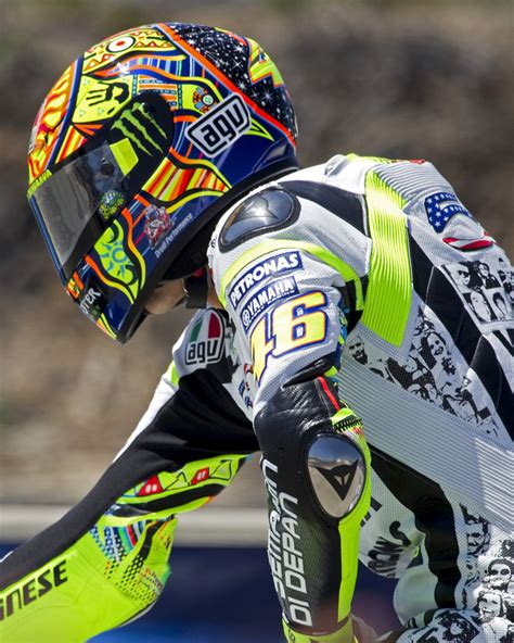 Valentino rossi (born february 16, 1979 in urbino, italy) is an italian professional motorcycle racer and multiple motogp world champion. Vale (2010 season) - Valentino Rossi Photo (33219936) - Fanpop