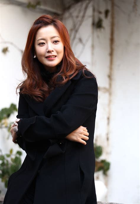 Actress Kim Hee Sun