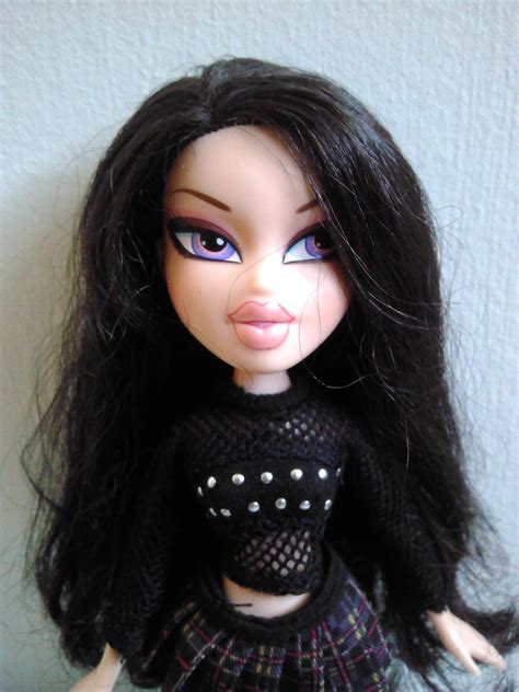 1 appearance 2 trivia 3 gallery 4 links maci has long black hair, light skin tone, and blue eyes. The gallery for --> Bratz Doll Black Hair