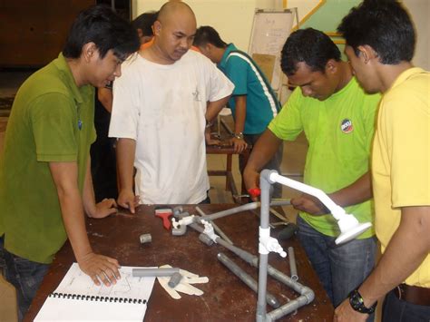 Fungsi bangunan candi yaitu untuk memuliakan raja yang sudah meninggal dunia. Building Operation & Maintenance