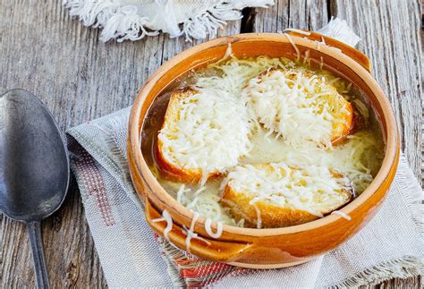 Sopa de cebolla tradicional receta de cocina fácil sencilla y deliciosa