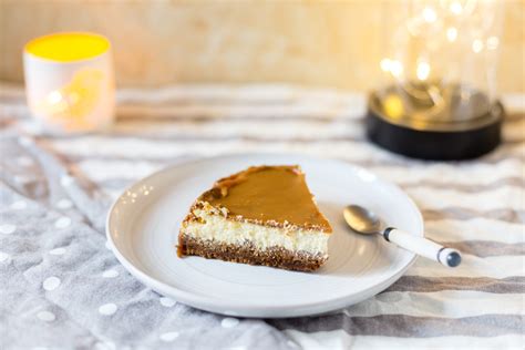 A la demande de plusieurs personnes, voici la recette de mon entremet constitué d'une spéculos reconstitué, d'un insert abricot acidulé et d'une mousse de fromage blanc. Cheesecake aux spéculoos - Les recettes de Macé