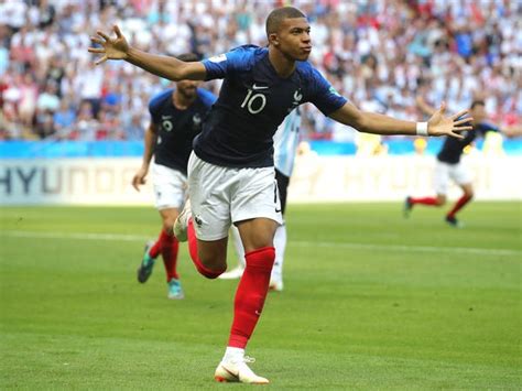 Who Is Kylian Mbappé The 19 Year Old French Soccer Star On The Rise
