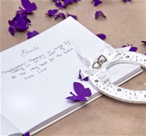 Parole adatte ad ogni circostanza che possono essere impiegate per il bigliettino. Frasi Di Auguri Per Matrimonio Dopo Convivenza