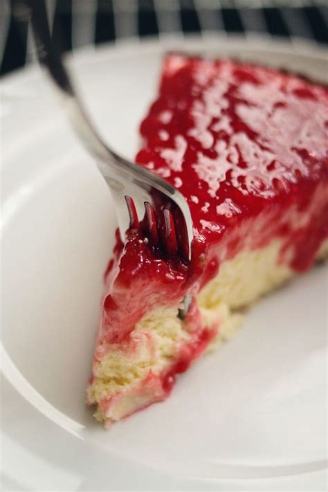 Simply stretch a length across the top of the cake and, holding it taut, bring it down to the bottom of the cake. Raspberry Cheesecake | Raspberry cheesecake, Cream cheese recipes, Just desserts