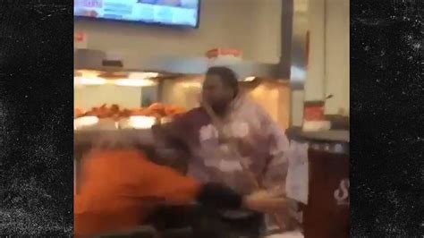 Popeyes Employees Fight Worker Selling Chicken Sandwich On Side