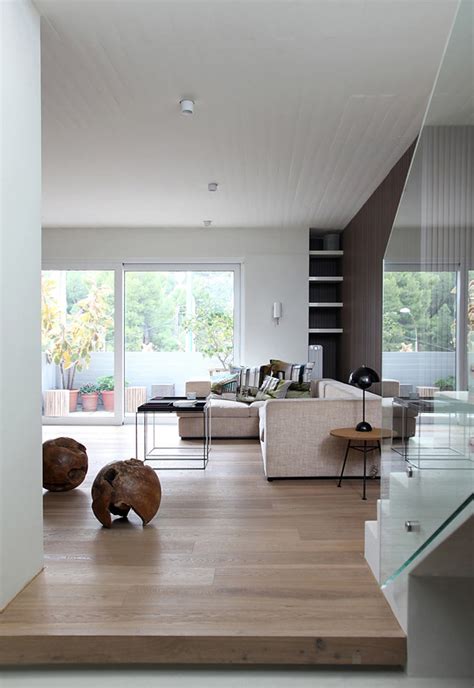 Space in very valuable in japanese one of the most interesting things about this small house in terms of design elements in the dining table in the living room. minimalist-japanese-interior-design | HomeMydesign