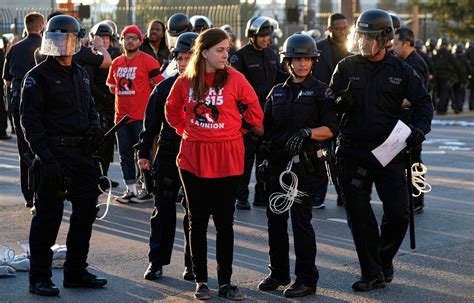 Dozens Arrested During Us Protests For Higher Minimum Wages Peninsula