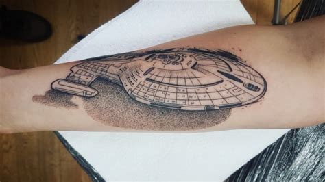 Check out inspiring examples of startrek artwork on deviantart, and get inspired by our community of talented artists. star trek tattoo on Tumblr