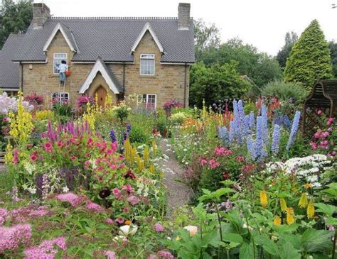 Garden And Lawn Romantic English Garden Design Cottage English