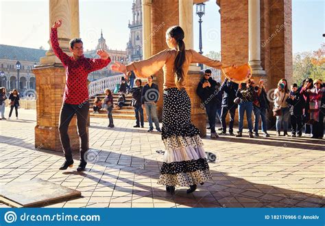 Tourists Enjoy Street Flamenco Dance Show Seville Spain Editorial