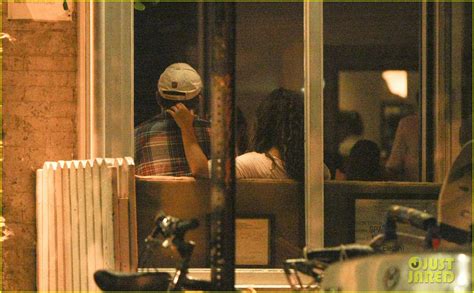 Ashton Kutcher Mila Kunis Kissing Dinner Date Photo