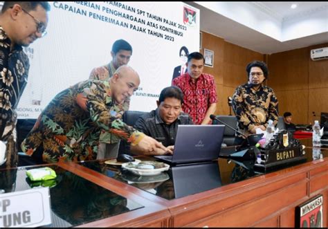 Bupati Jemmy Stani Kumendong Penuhi Kewajiban Pajak Tahun 2023