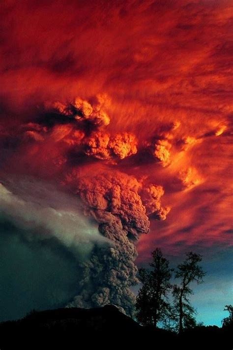 Volcano Erupts In Chile Amazing Nature Nature Volcano