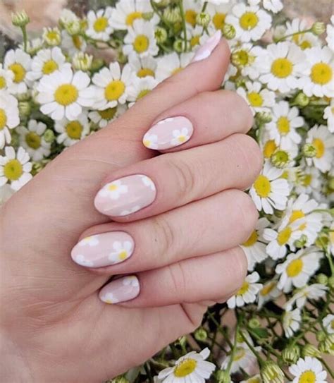 Neutral Nails Daisy Flower Nail Art Neutral Nails Sunflower Nails
