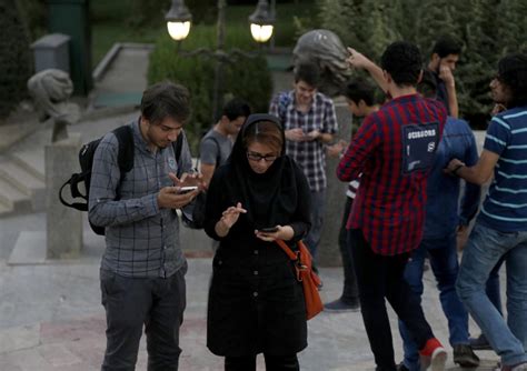 کاهش سرعت اینترنت؛ از اعتراض مردم تا انکار مسئولان ایندیپندنت فارسی