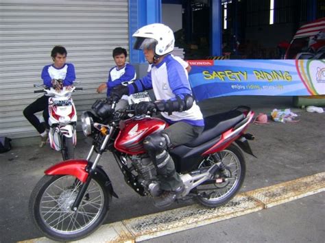 Ujian Pentingnya Safety Riding Bagi Pengendara Sepeda Motor