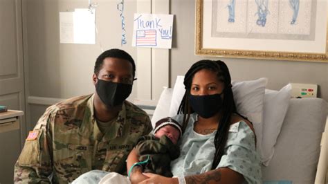 Missouri Soldier Surprises Wife During Sons Birth In Maryland