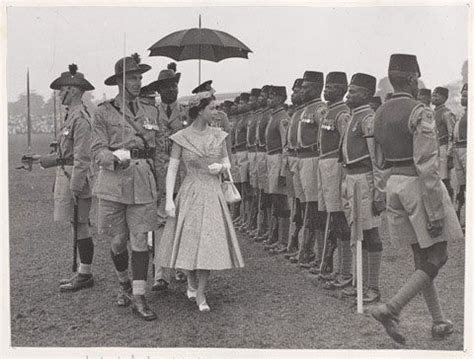 As of september 9, her majesty will have take a walk down memory lane and see how a young elizabeth began making her mark right from the start, plus a few fun facts about your favorite queen. Queen Elizabeth II inspecting the 2nd Battalion, The ...