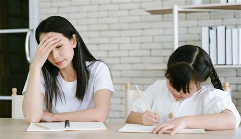 Helicopter Parenting Examples: 4 Signs You're Being A ...