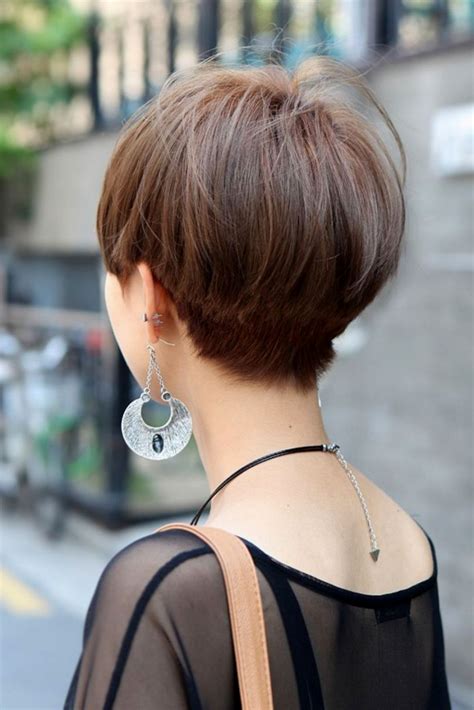 The slick back is retro, dating back to the 1950's greaser hairstyles, but has recently become a popular style after hipsters and celebrities brought the haircut back. 10 things you need to know about Short hair styles back ...