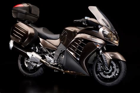 The kawasaki gtr 1400 price in the philippines starts from ₱940,000. Moto World: Kawasaki 1400 GTR