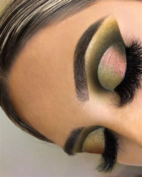 💕makeup By Cait💕 On Instagram “ Boss Mood Look Hey Guys I Created This Smokey Mossy Green Eye