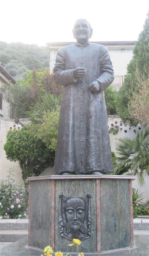 Ordinato sacerdote il 20 settembre 1902, fu parroco di pentedattilo e della candelora in reggio. Gaetano Catanoso - Ökumenisches Heiligenlexikon