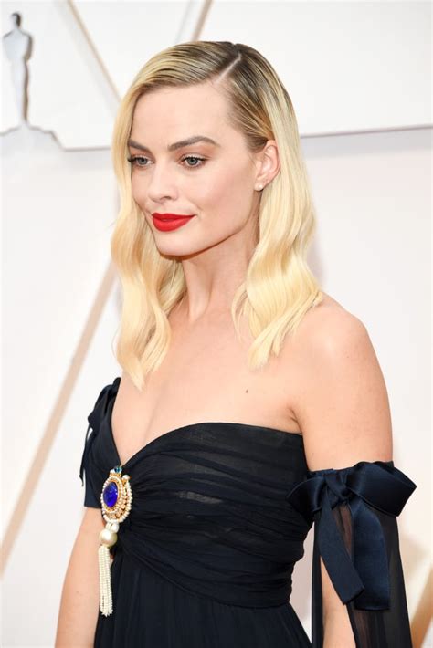 Margot Robbie S Vintage Chanel Dress At The Oscars Popsugar Fashion