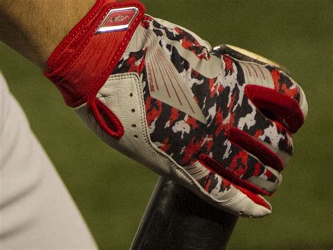 What Pros Wear Mike Trouts Nike Vapor Pro Batting Gloves What Pros Wear