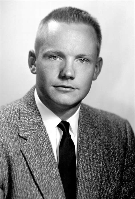 That's one small step for a man, one giant leap for. Neil Armstrong : The First Man to walk on Moon - TechStory