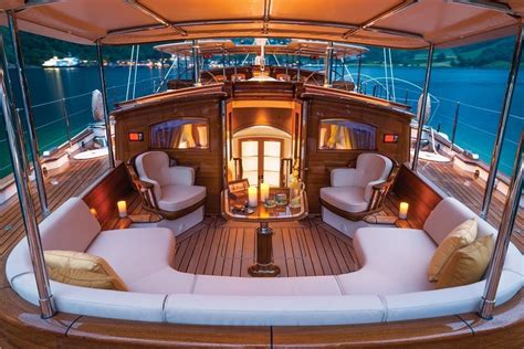 Luxury Yacht Interior Boat Interior Design Luxury Boat Sailboat